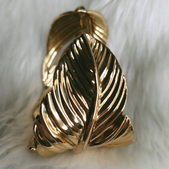 Stella & Dot Cuff Bracelet Gold Tone Metal Leaf Wrap - Picture 9 of 16